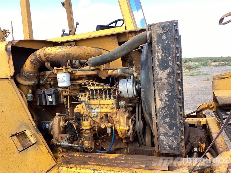 John Deere 762 Scrapers