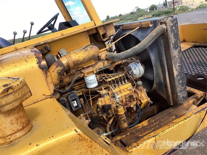 John Deere 762 Scrapers