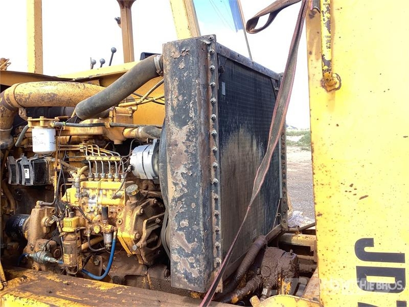 John Deere 762 Scrapers