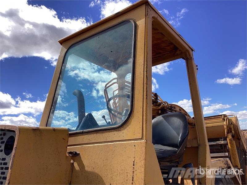 John Deere 762 Scrapers