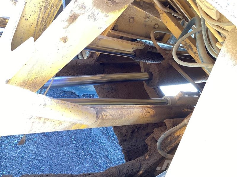 John Deere 762 Scrapers
