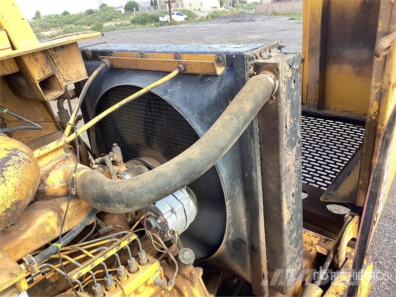 John Deere 762 Scrapers