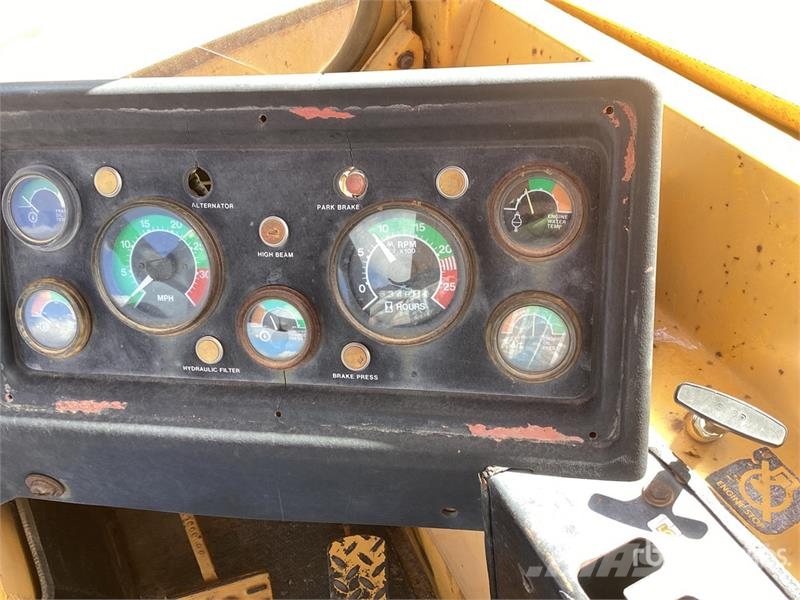 John Deere 762 Scrapers