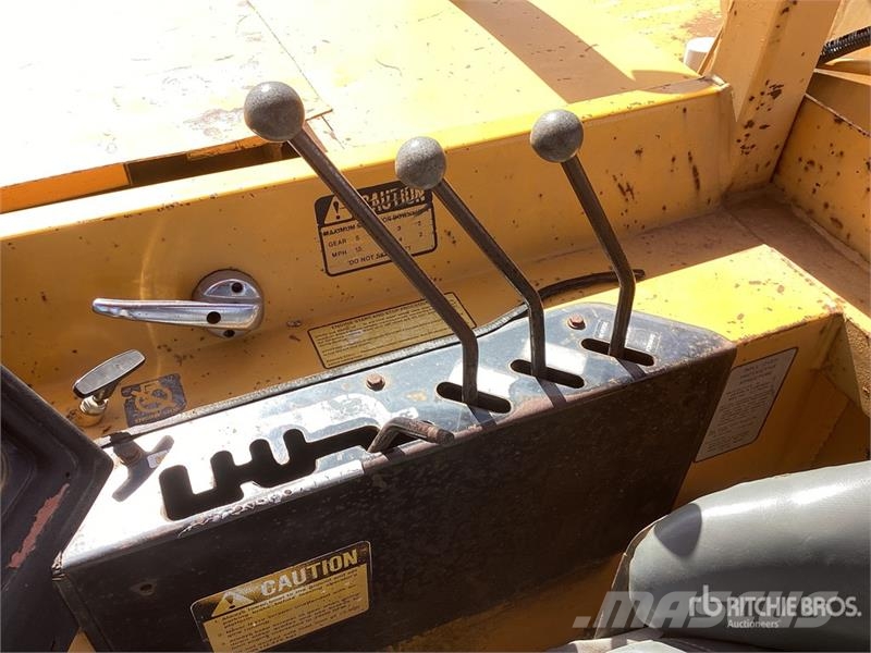 John Deere 762 Scrapers