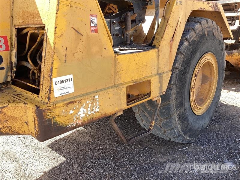 John Deere 762 Scrapers