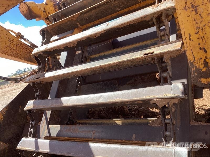 John Deere 762 Scrapers