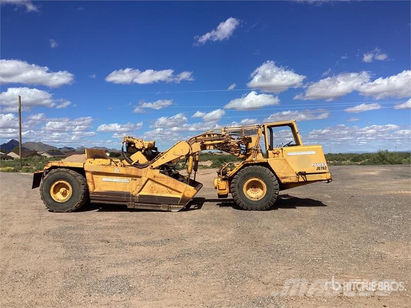 John Deere 762 Scrapers