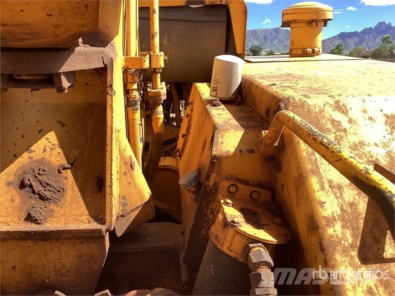 John Deere 762 Scrapers