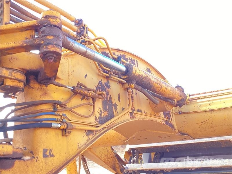 John Deere 762 Scrapers