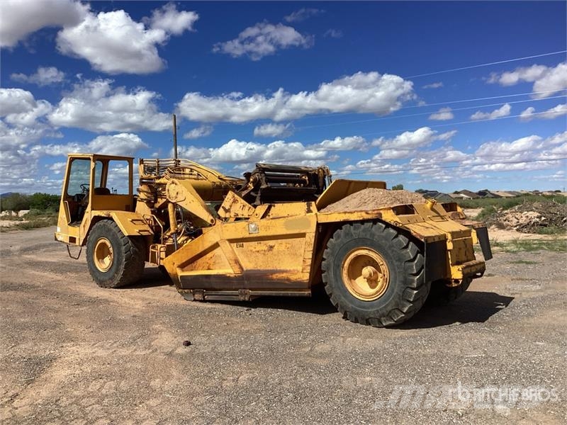 John Deere 762 Scrapers