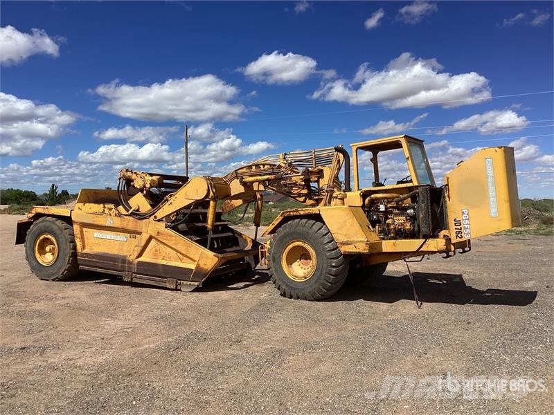 John Deere 762 Scrapers
