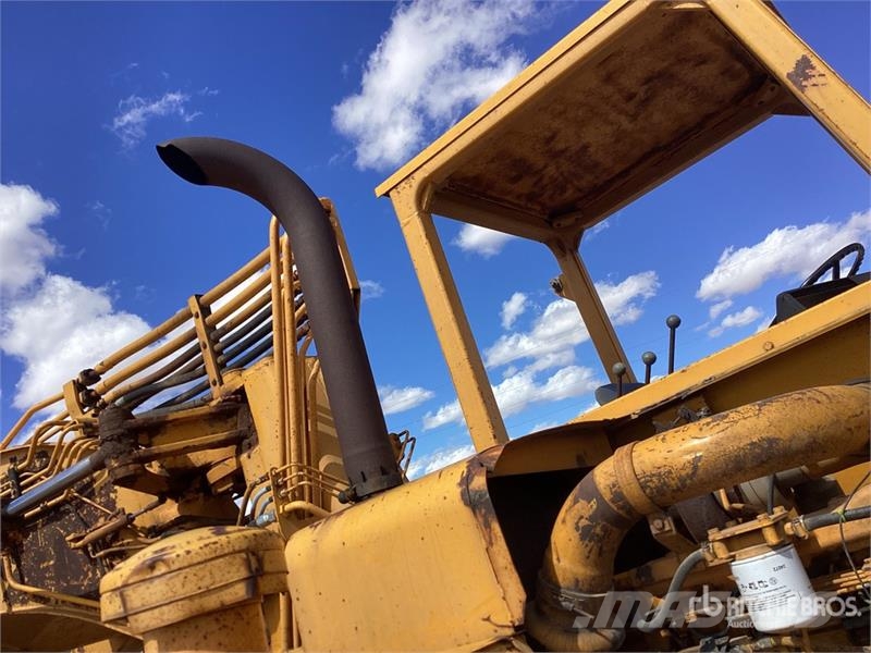 John Deere 762 Scrapers