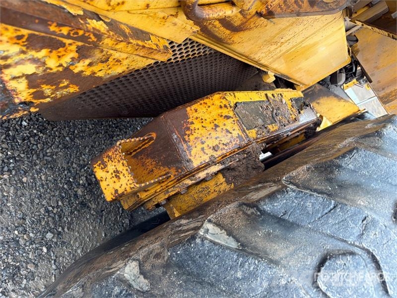 John Deere 770CH Грейдери