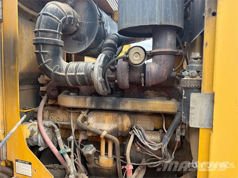 John Deere 770CH Грейдери