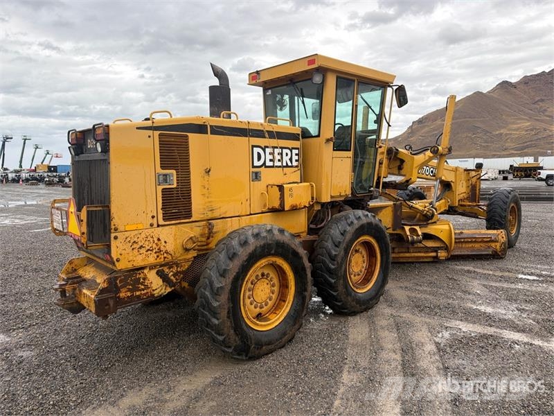 John Deere 770CH Грейдери