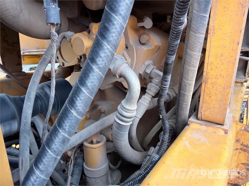 John Deere 770CH Грейдери