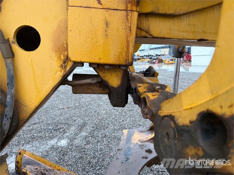 John Deere 770CH Грейдери