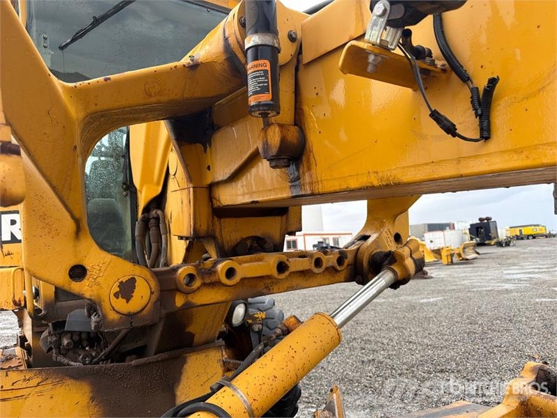 John Deere 770CH Грейдери