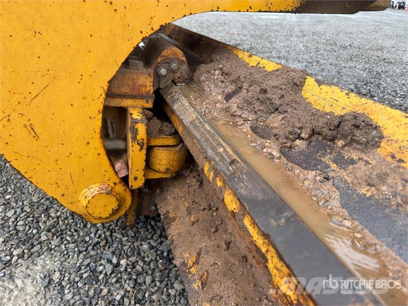 John Deere 770CH Грейдери