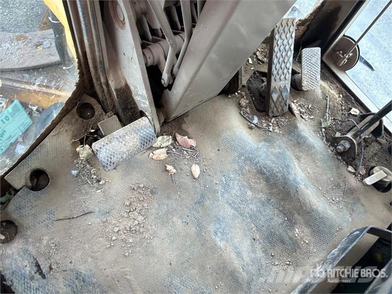 John Deere 770CH Грейдери