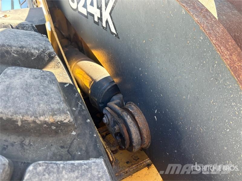 John Deere 824K Wheel Loader 휠로우더