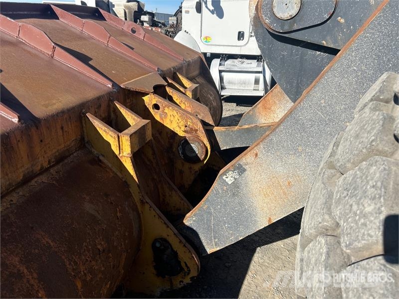 John Deere 824K Wheel Loader 휠로우더