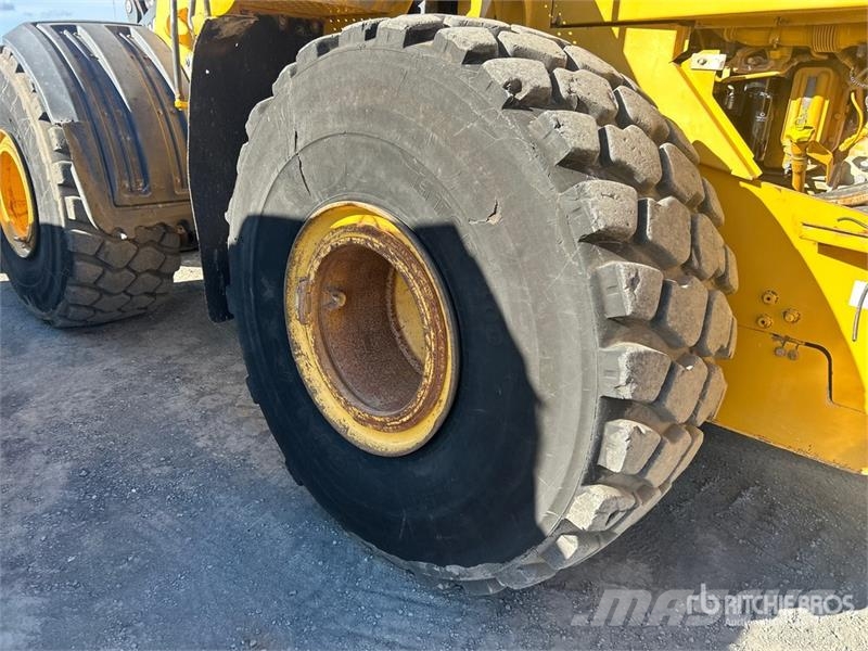 John Deere 824K Wheel Loader 휠로우더
