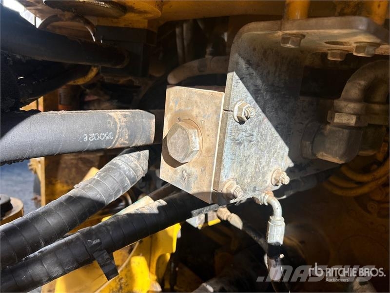 John Deere 824K Wheel Loader 휠로우더