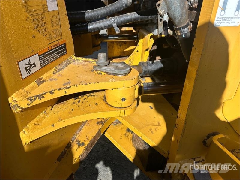 John Deere 824K Wheel Loader 휠로우더