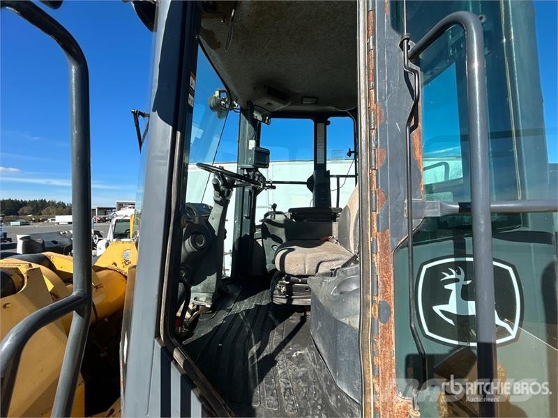 John Deere 824K Wheel Loader 휠로우더