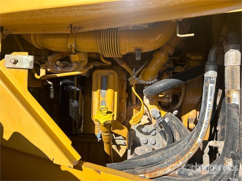 John Deere 824K Wheel Loader 휠로우더