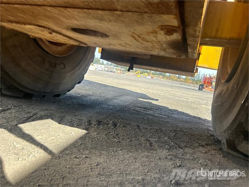 John Deere 824K Wheel Loader 휠로우더