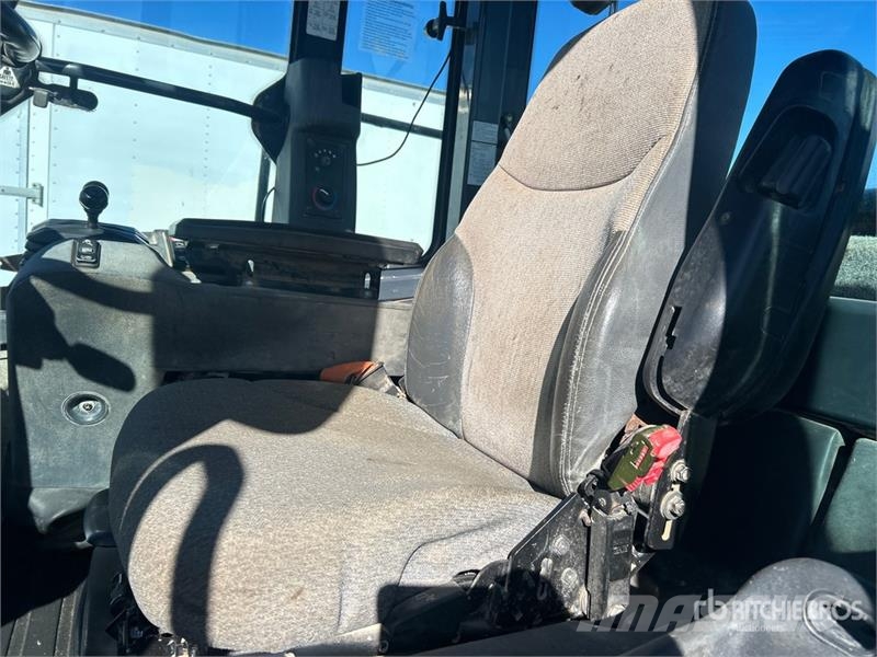 John Deere 824K Wheel Loader 휠로우더
