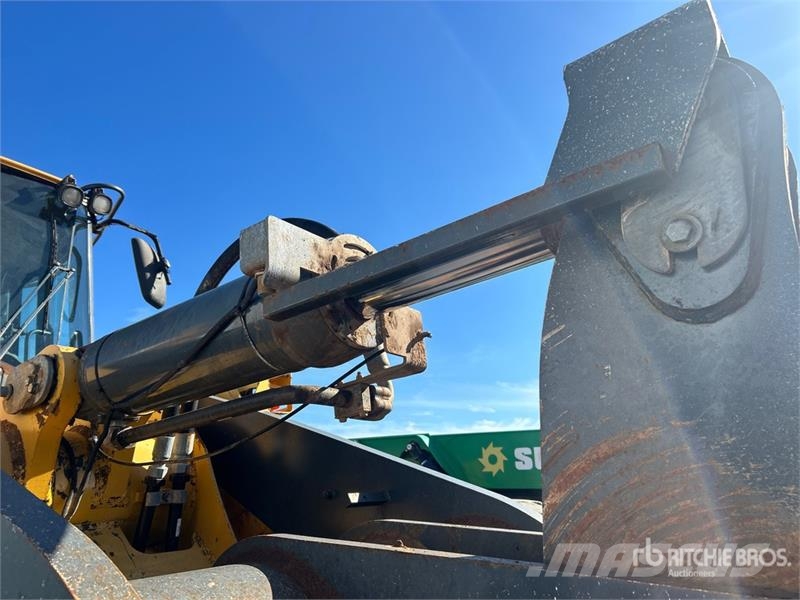 John Deere 824K Wheel Loader 휠로우더