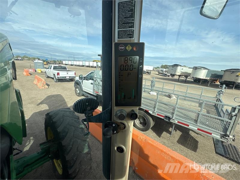 John Deere 8330 4WD Tractor Tractoren