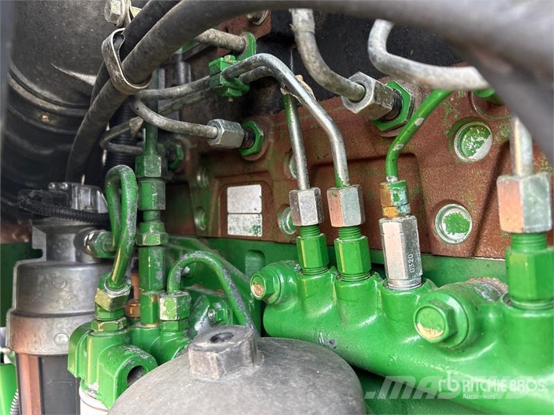 John Deere 8330 4WD Tractor Tractoren