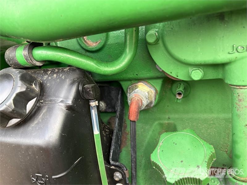 John Deere 8330 4WD Tractor Tractoren