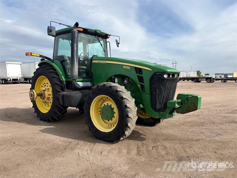 John Deere 8330 4WD Tractor Tractoren