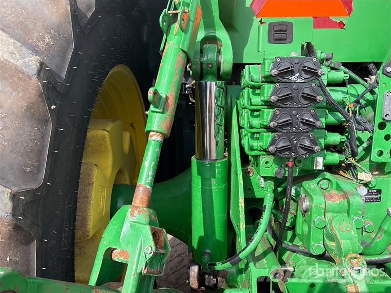 John Deere 8330 4WD Tractor Tractoren