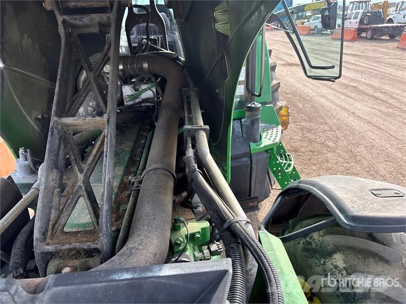 John Deere 8330 4WD Tractor Tractoren
