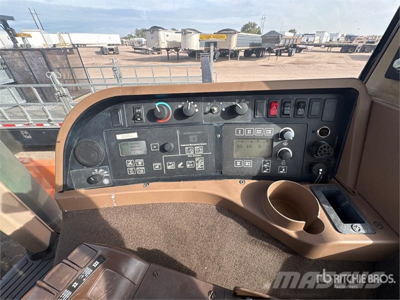 John Deere 8330 4WD Tractor Tractoren