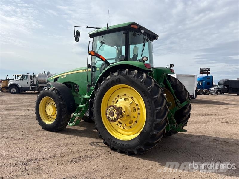 John Deere 8330 4WD Tractor Tractoren