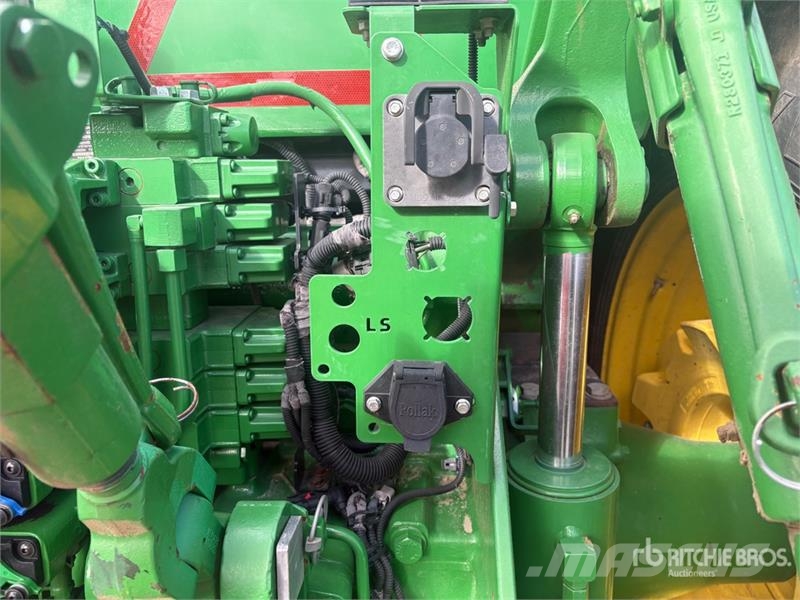 John Deere 8345R Traktorit