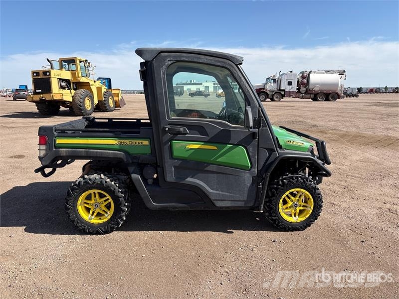 John Deere 835M 4x4 Utility Vehicle Maszyny komunalne