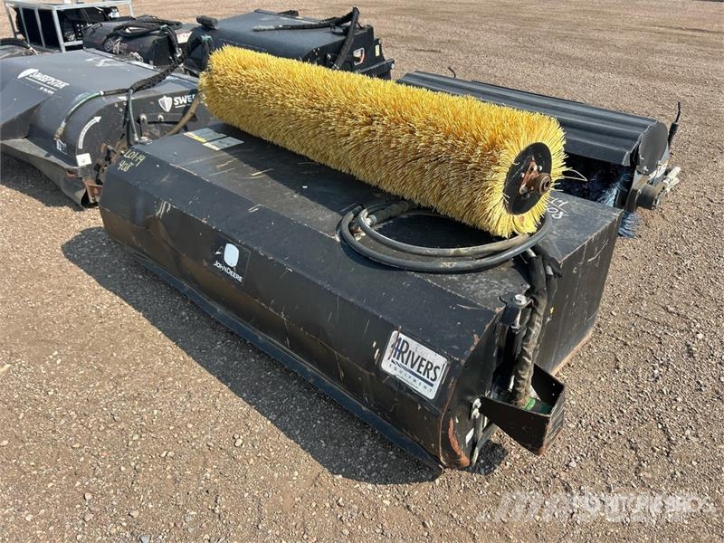 John Deere 84 in Skid Steer Sweeper Ψήκτρες