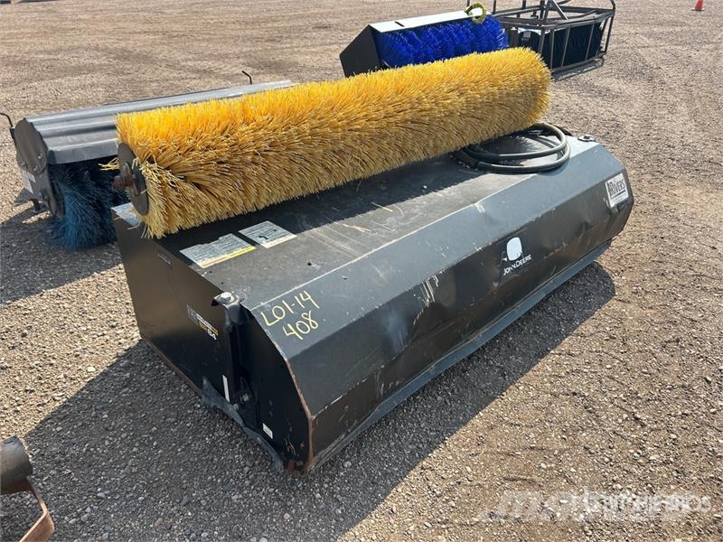 John Deere 84 in Skid Steer Sweeper Ψήκτρες