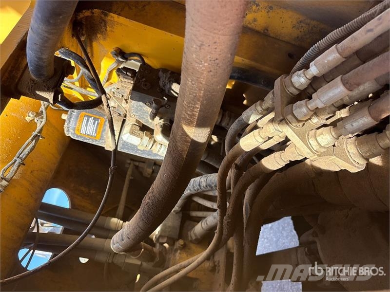 John Deere 844K Wheel Loader Iekrāvēji uz riteņiem