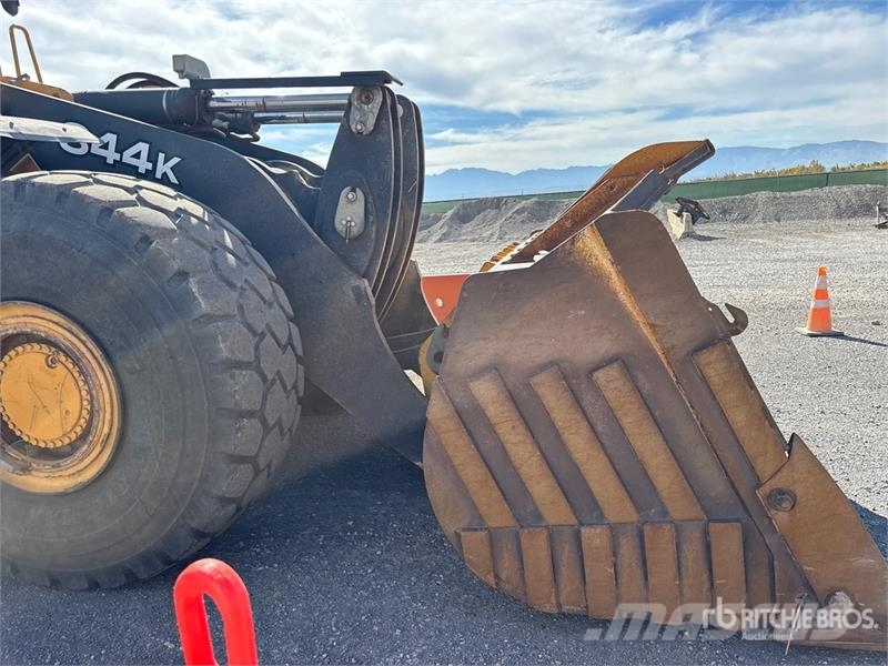 John Deere 844K Wheel Loader Iekrāvēji uz riteņiem
