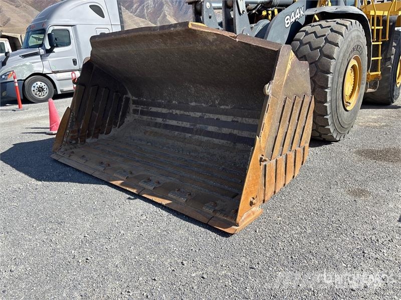 John Deere 844K Wheel Loader Iekrāvēji uz riteņiem