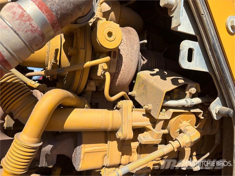 John Deere 850L XLT Crawler Dozer بلدوزرات مجنزرة